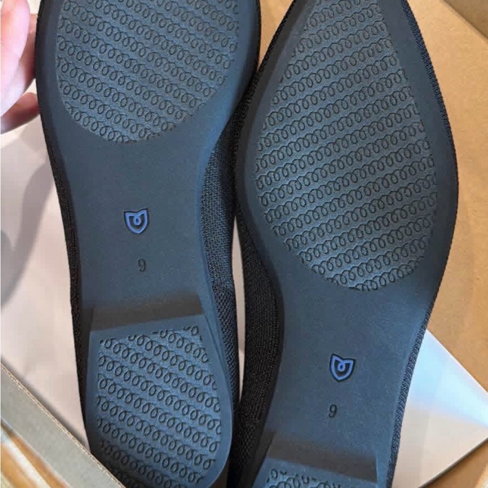 Brand new Rothy’s The Point II Black Size 9 - Picture 3 of 3